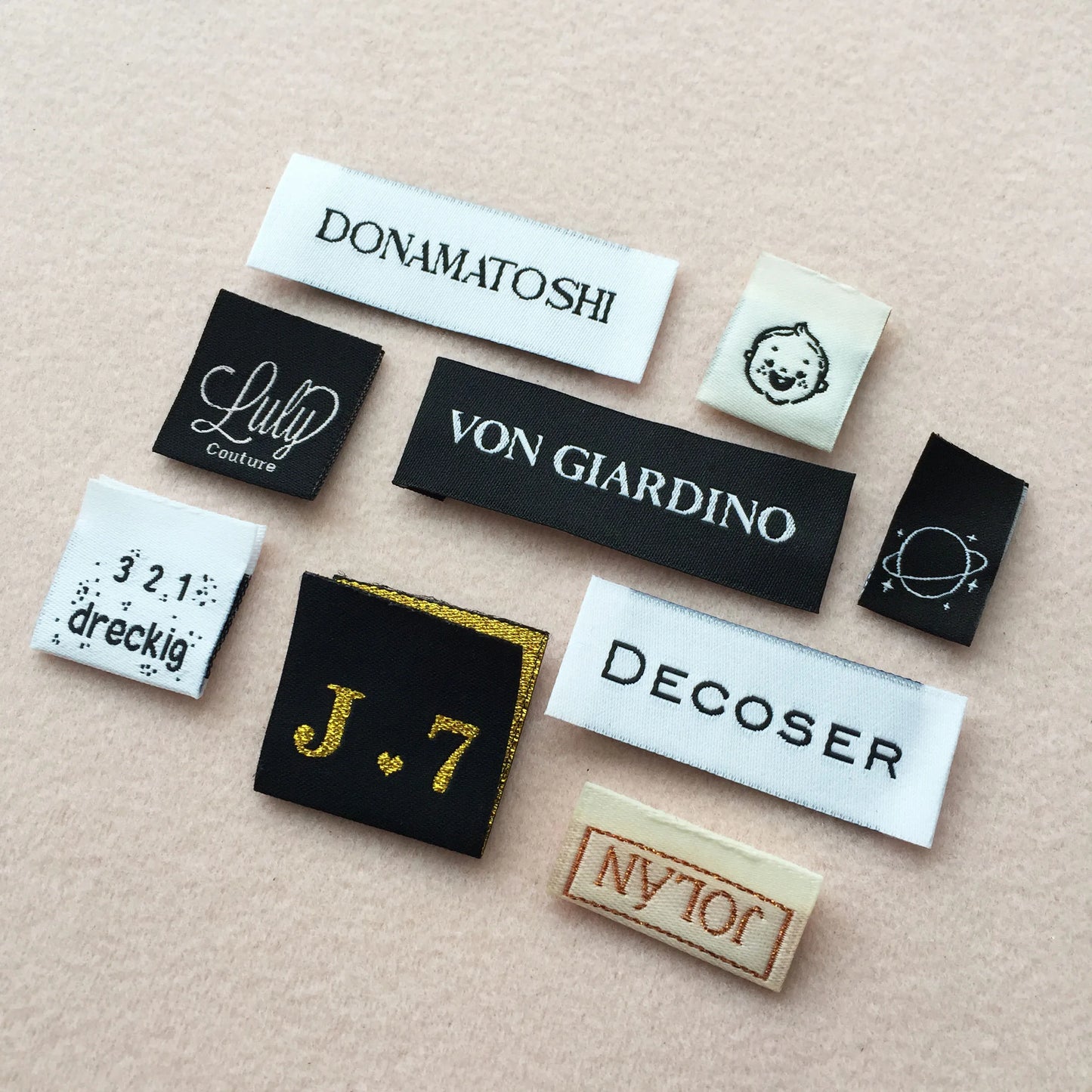 1000pcs/lot Custom Brand Name Clothing Woven Label Garment Fabric Label with Logo 2x5cm End Fold/Center Fold Hight Quality