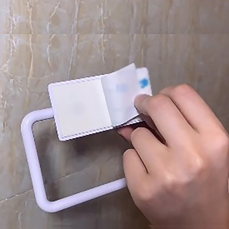 Soporte para pañuelos de plástico blanco, gancho para baño, inodoro, sin perforaciones, portarrollos de papel higiénico, soporte para pañuelos montado en la pared, Essentia para el hogar 