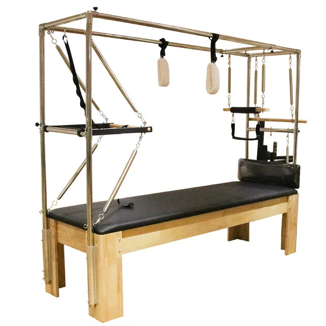 Pilates de calidad profesional que incluye Reformer Cadillac, silla de mesa Wunda, barril de escalera y corrector de columna. Estudio completo disponible 