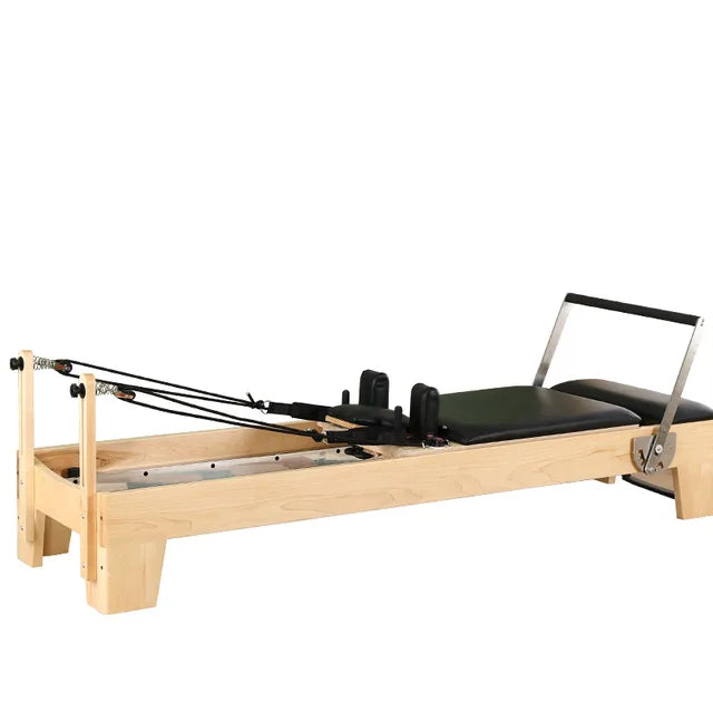 Pilates de calidad profesional que incluye Reformer Cadillac, silla de mesa Wunda, barril de escalera y corrector de columna. Estudio completo disponible 